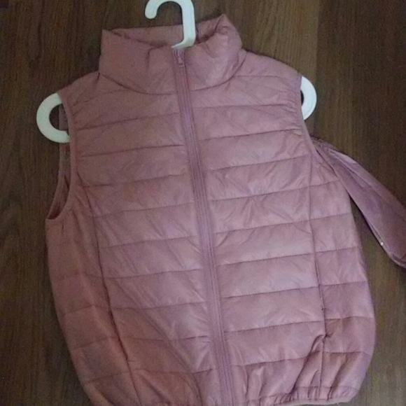 Children'sPink vest - Picture 1 of 1